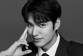 Lee Min Ho at madame tussauds singapore