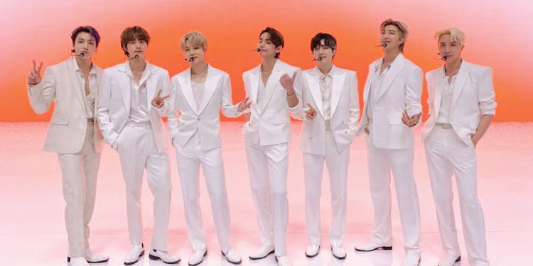 BTS in Good Morning Amercia ARMY trend Free BTS