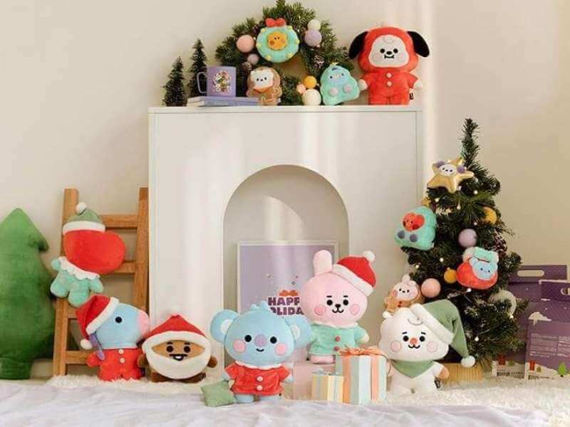 BT21 Holiday edition standing dolls