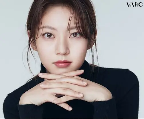 Best New Actress Gong Seung Yeon "Aloners."