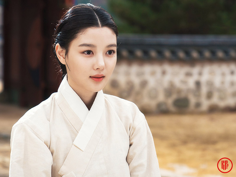 Kim Yoo Jung the Historical Goddess in “Lovers of the Red Sky” | VIU