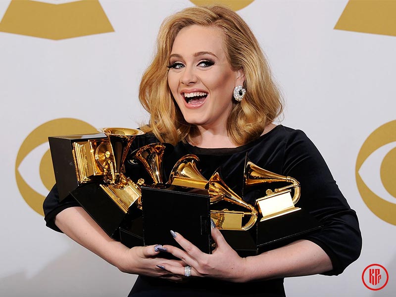 Adele and her stunning smile | Twitter