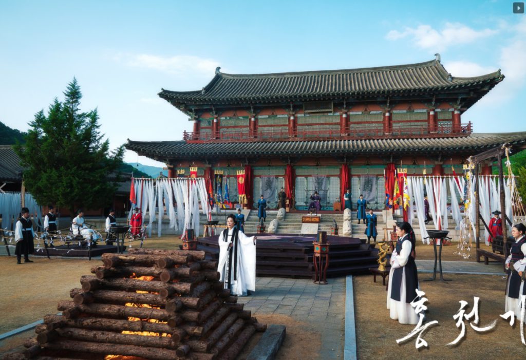 The palace where Lovers of the Red Sky Filming Locations: Mungyeongsaejae Open Set