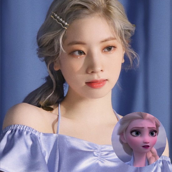 TWICE Dahyun as Queen Elsa