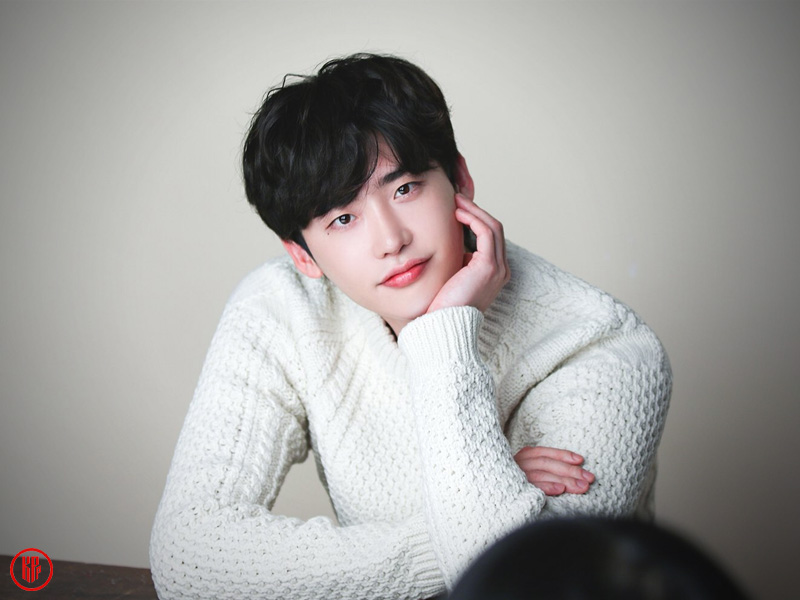 Actor Lee Jong Suk wants to prepare to be a good husband.