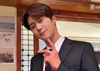 The TRUE Personality of ‘Sad Tropics’ Actor Kim Seon Ho REVEALED by a Tteokbokki Restaurant Owner