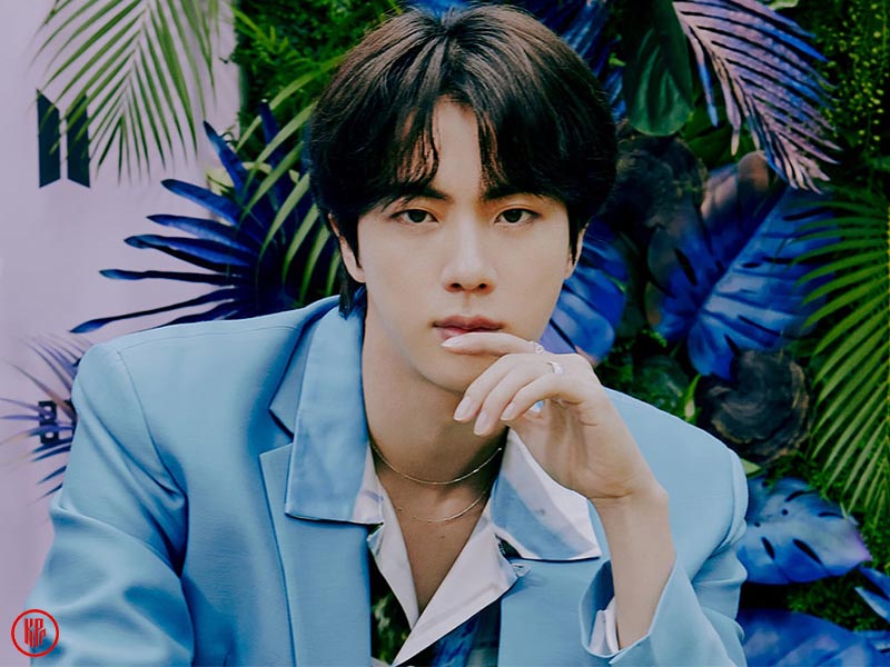 BTS Jin has undergone a surgery for his fingers. | Twitter