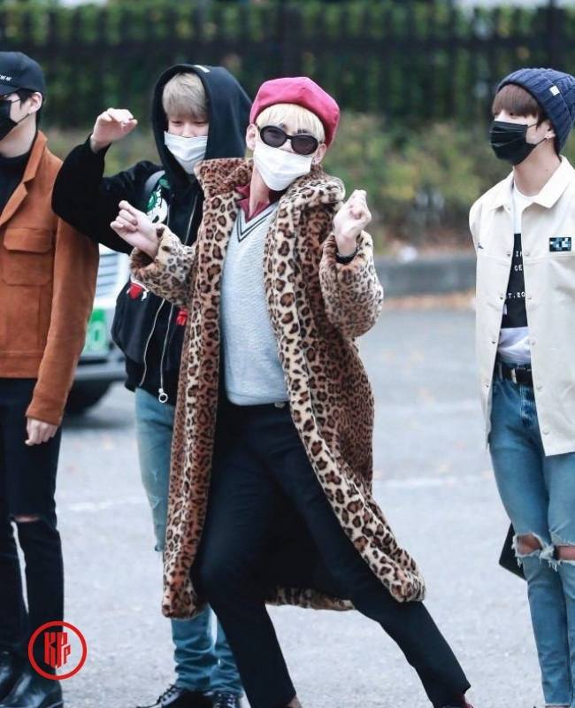Kim Taehyung, Lisa slay airport fashion as they leave for Celine show in  Paris