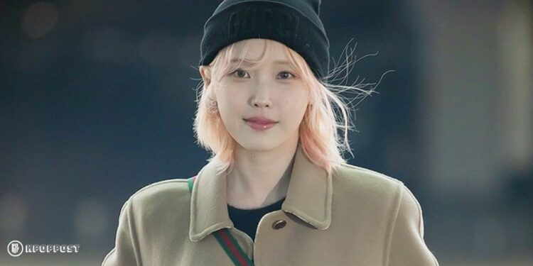 IU signature airport fashion pink blonde hair