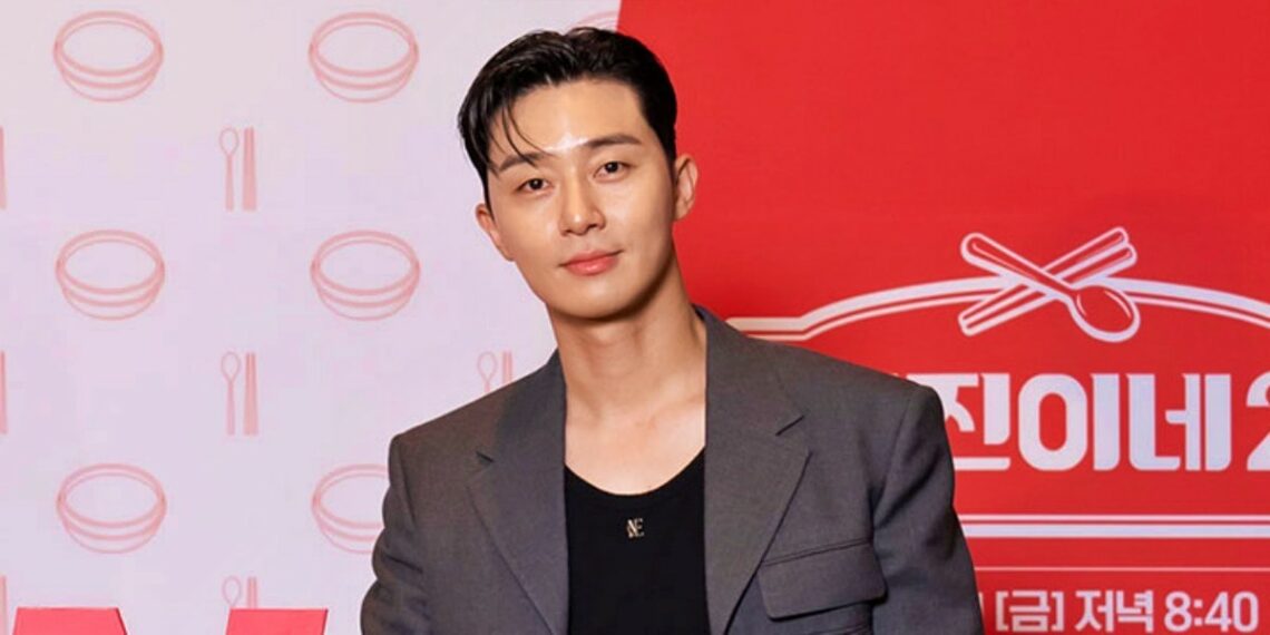 Park Seo Joon Courted to Headline the New Romance Drama by "Thirty Nine" Writer