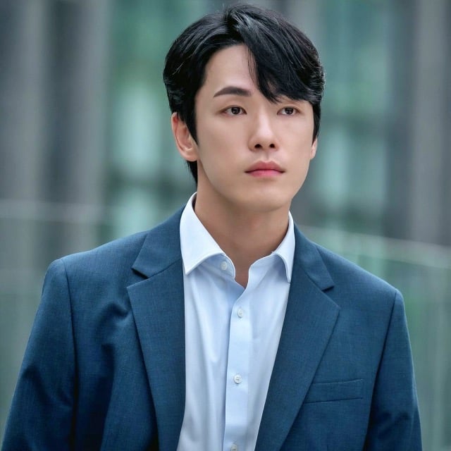 Kim Jung Hyun as Seo Kang Joo in Iron Man Korean Drama 