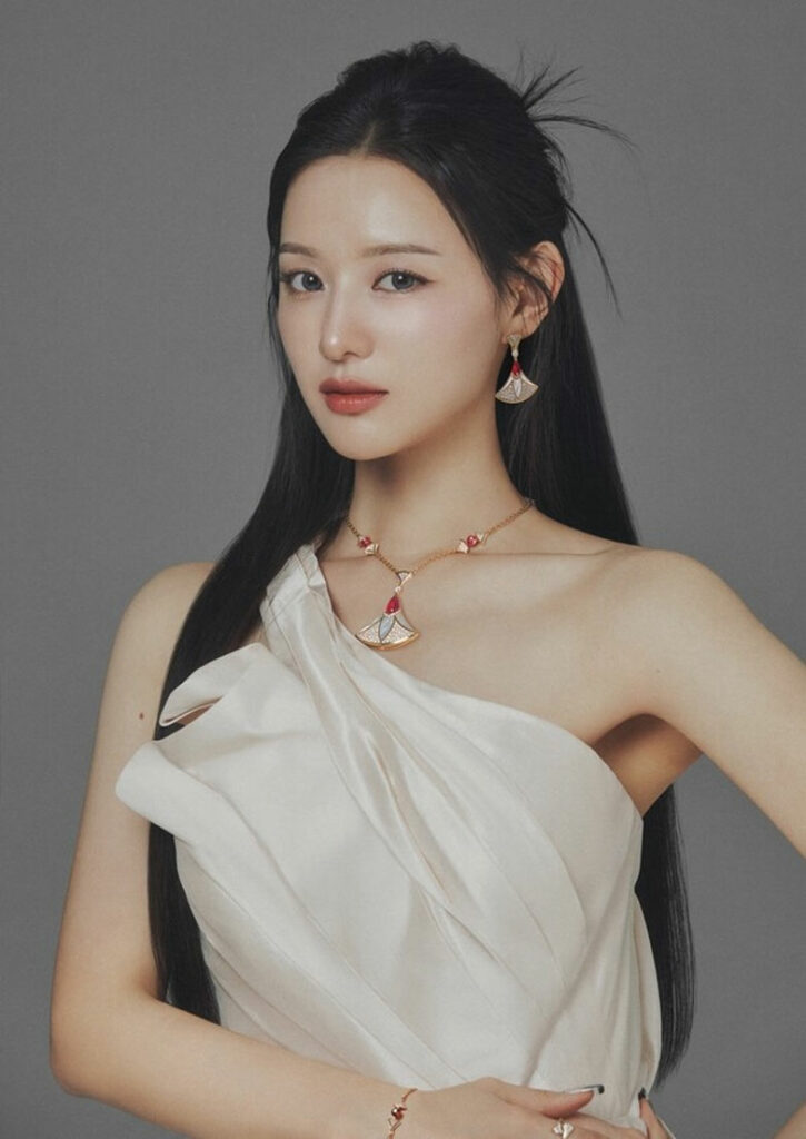 Actress Kim Ji Won. | BVLGARI