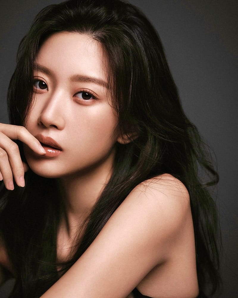 Moon Ga Young Is in Talks to Star in an Exciting New Legal Drama Alongside Lee Jong Suk