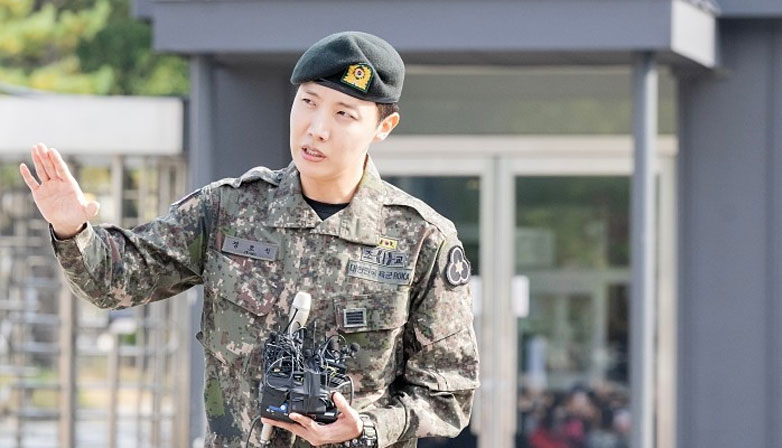 BTS j-hope delivering message on military service discharge. | Dispatch.