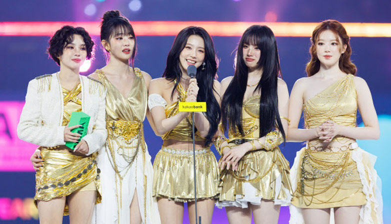 (G)I-DLE winning “Record of the Year” | Naver