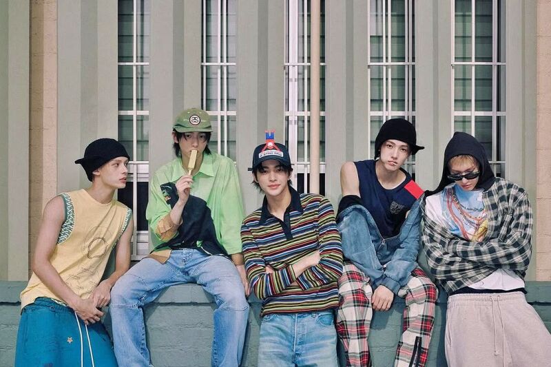 cortis ソンヒョン　K-POP ホログラム CORTIS Debut Countdown: 5 Things We Know So Far About BIGHIT