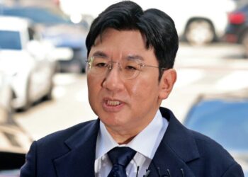 The HYBE IPO Scandal: A Closer Look at Bang Si Hyuk’s Travel Ban