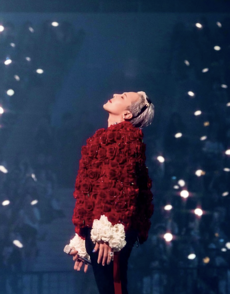 G-Dragon Ubermensch World Tour | Instagram: @xxxibgdrgn