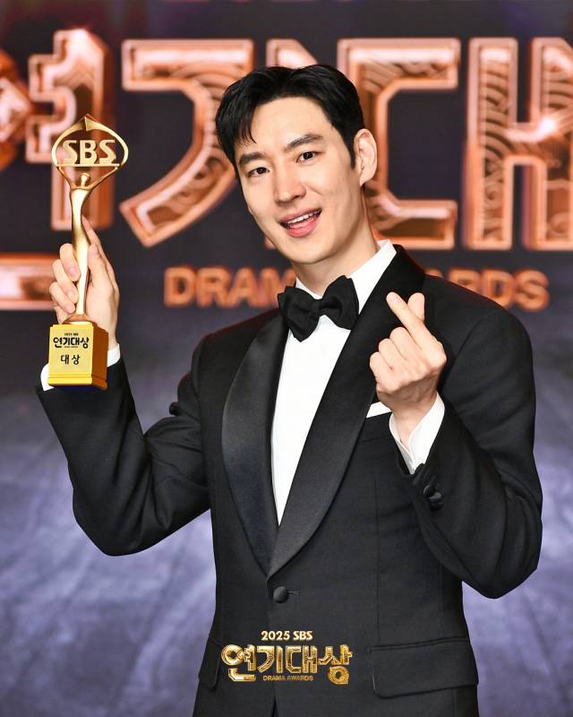 Lee Je Hoon “Taxi Driver 3”   | SBS Drama Official Instagram
