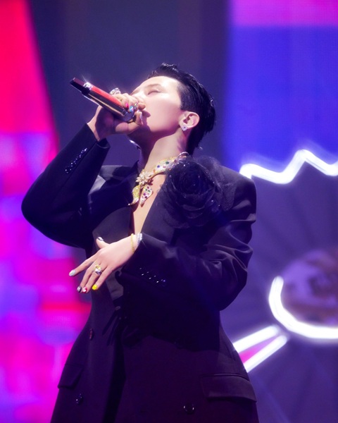 G-Dragon wearing Bandana Royale by Jacob & Co.