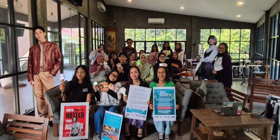 Pe5ta Wargi K-Pop speakers and participants | Photo credit: Jessica H.