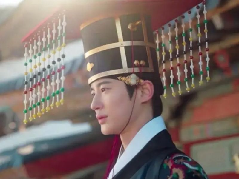 Byeon Woo Seok in K-drama “Perfect Crown” | Disney+