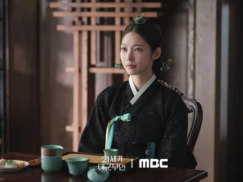 Gong Seung Yeon in K-drama “Perfect Crown” | MBC