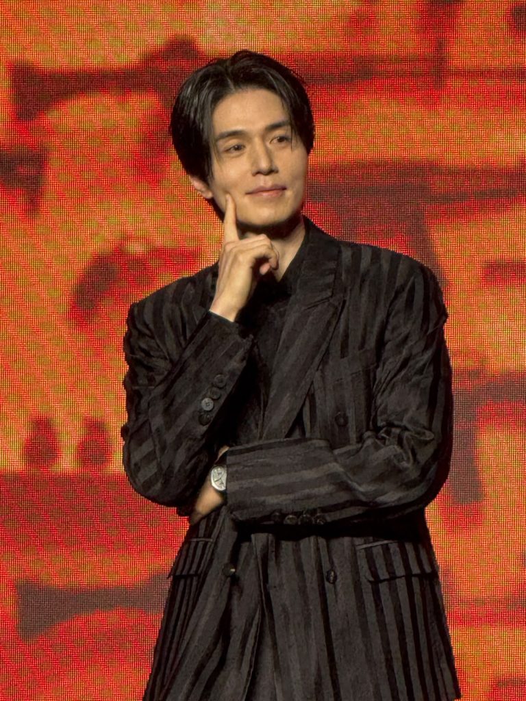 Lee Dong Wook returns as Jeong Jin-man